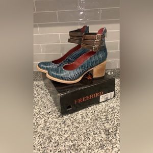 Turquoise Croc Randi Freebird